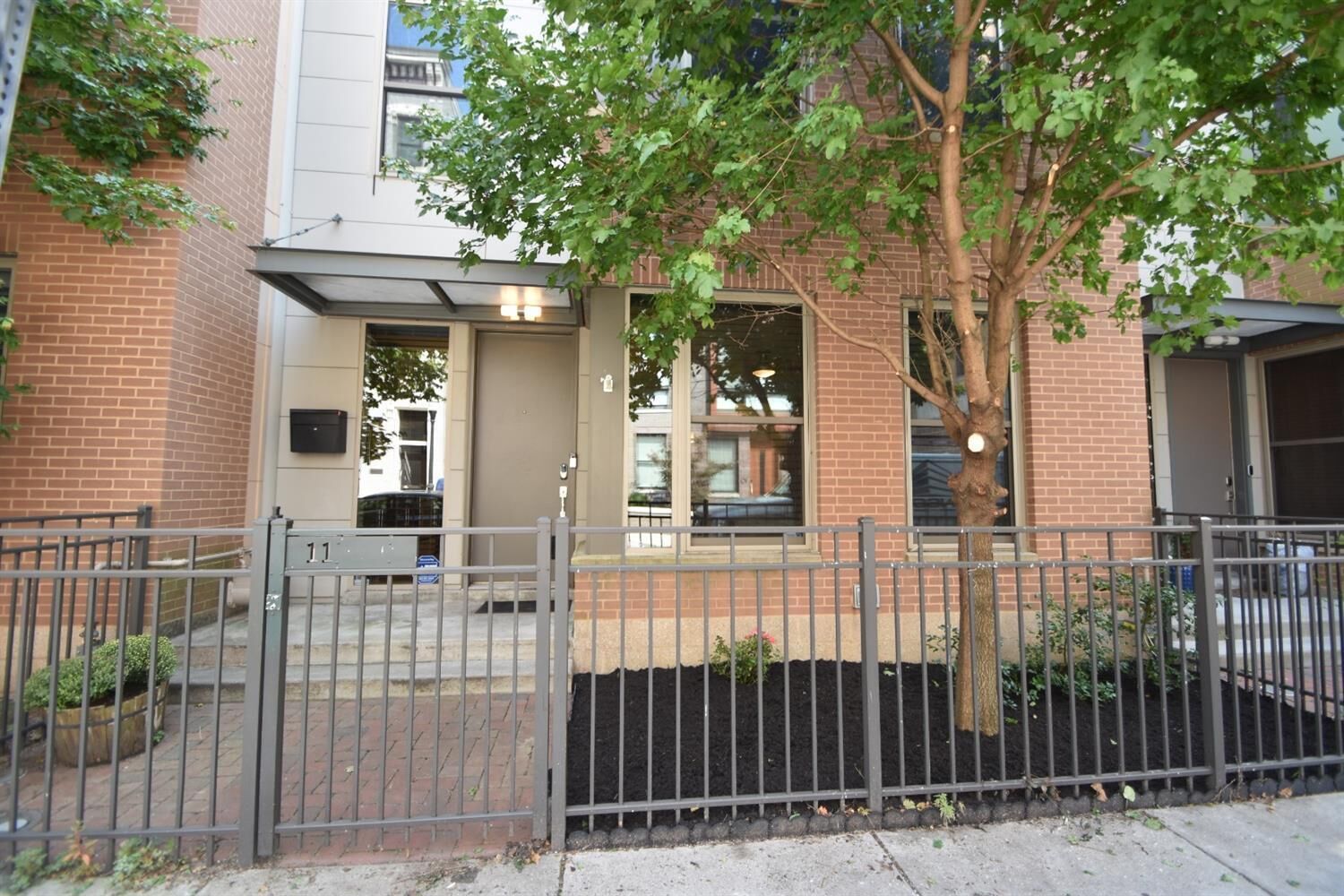 Property Photo:  11 Mercer St  OH 45202 