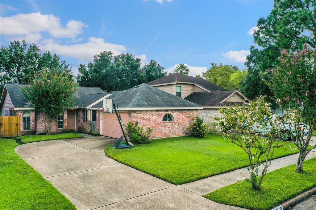 Property Photo:  15943 Oak Mountain Drive  TX 77095 