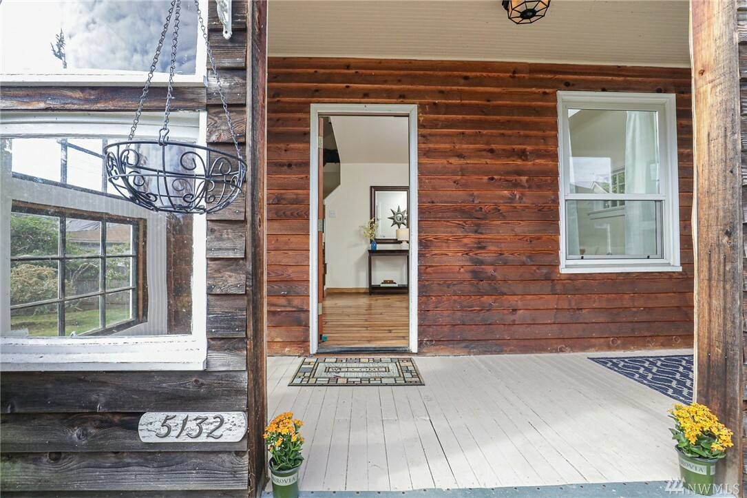 Property Photo:  5132 S Dawson St  WA 98118 