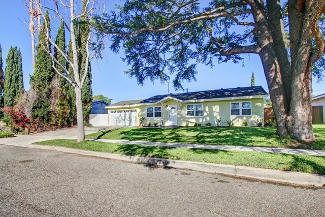 Property Photo:  2509 Angela Street  CA 93065 