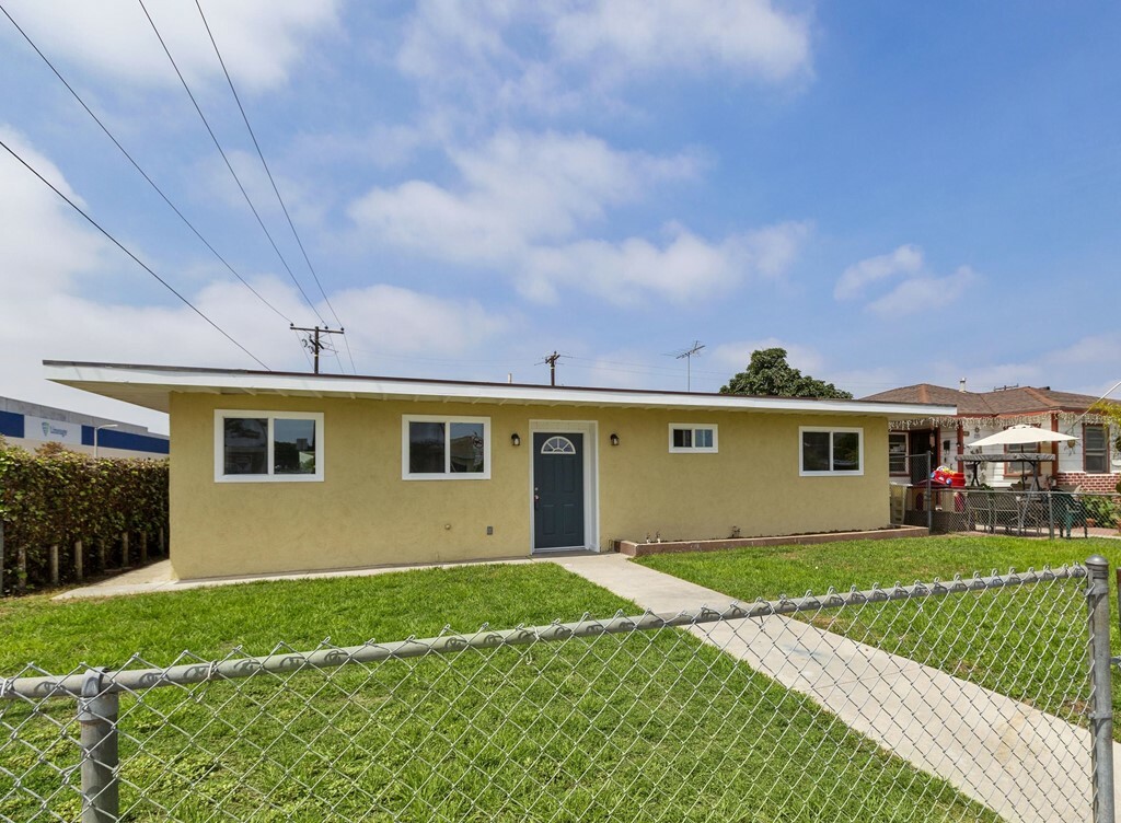 Property Photo:  245 S Marquita Street  CA 93030 