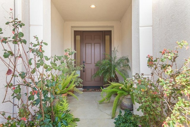 Property Photo:  435 Calle Veracruz  CA 91320 