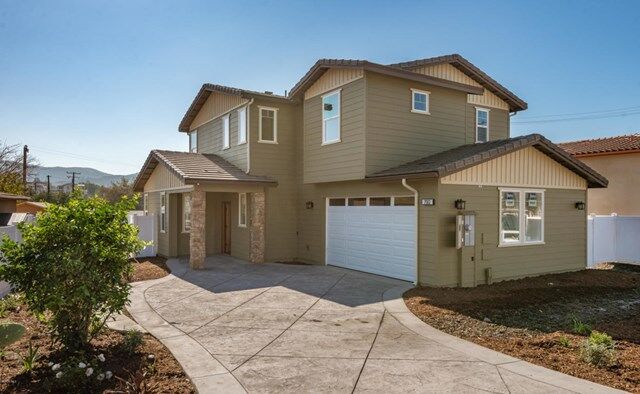 Property Photo:  792 E Hillcrest Dr Drive  CA 91360 