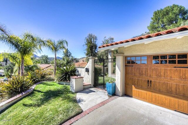 Property Photo:  1932 Stonesgate Street  CA 91361 