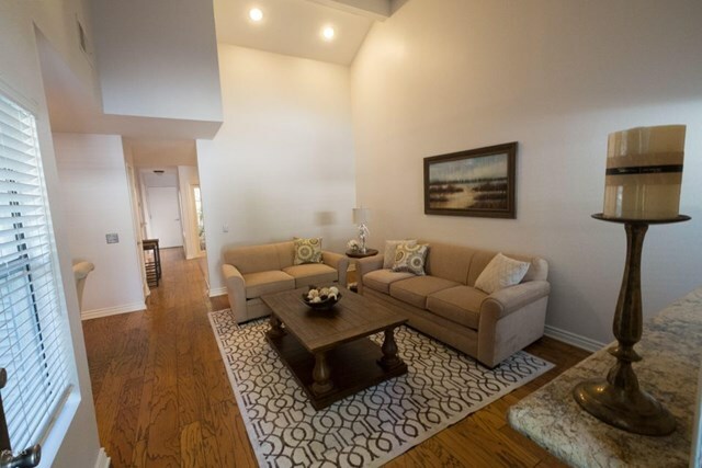 Property Photo:  422 Via Colinas  CA 91362 