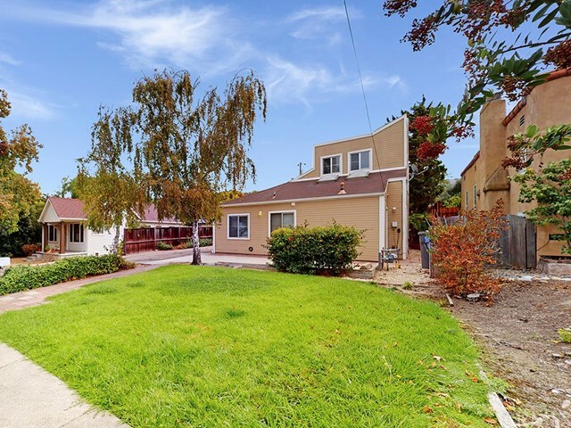 Property Photo:  654 Howard Street A&Ampb  CA 93401 