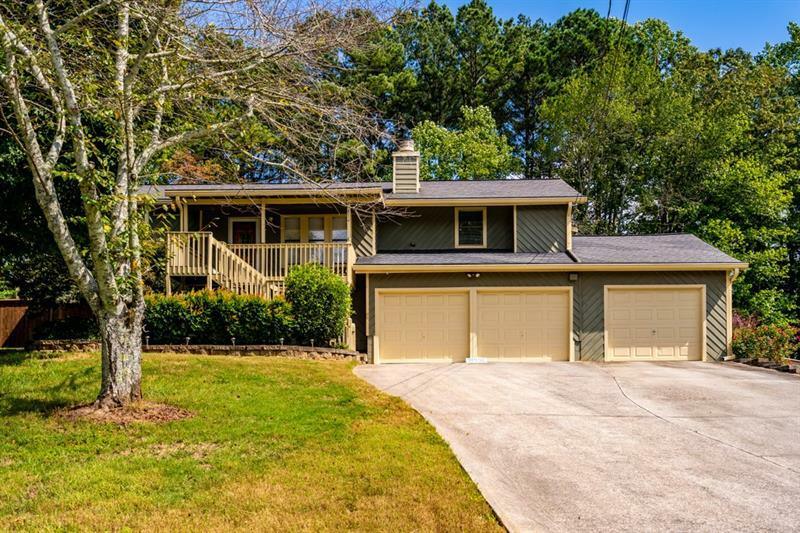 Property Photo: 110 W Putnam Ferry Road GA 30189