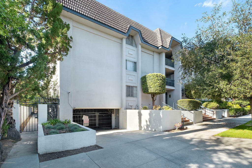 Property Photo: 497 S El Molino Avenue 208 CA 91101