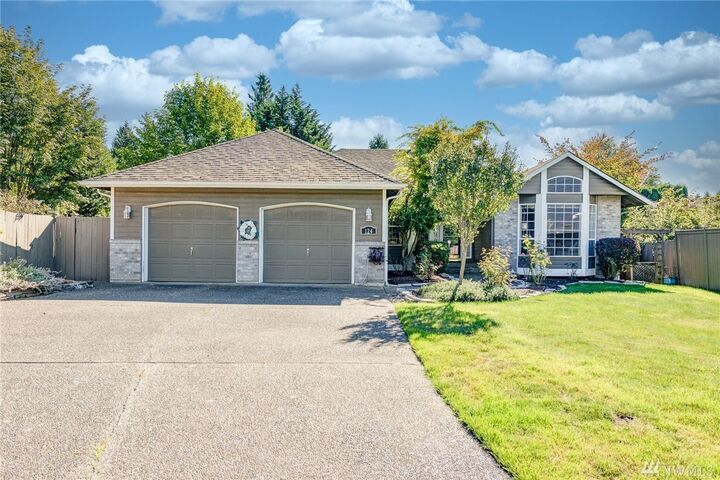 Property Photo:  124 173 St SW  WA 98012 