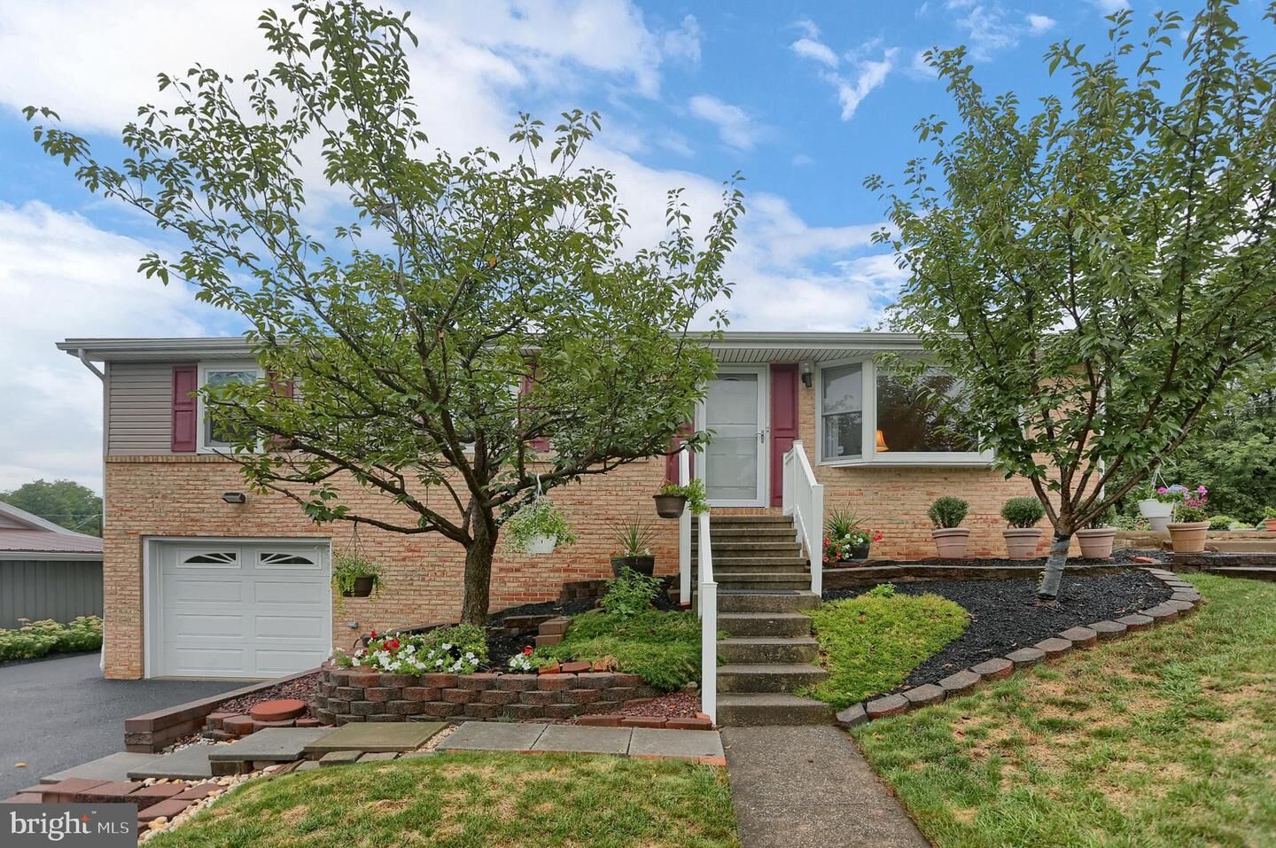 Property Photo: 5704 Gordon Drive PA 17112