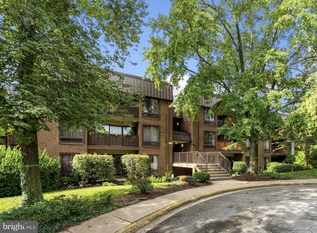 Property Photo: 134 Roberts Lane 401 VA 22314