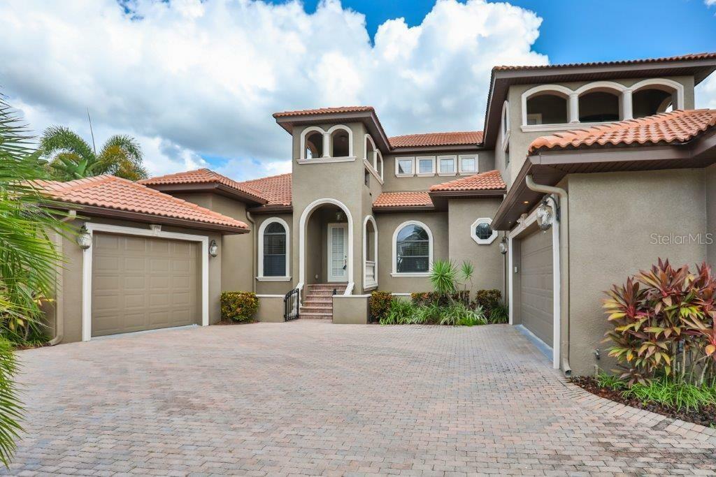 Property Photo:  6418 Rubia Circle  FL 33572 