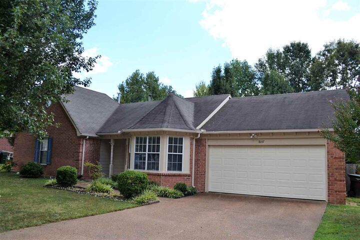 8057 Sundown Ln  Bartlett TN 38133 photo