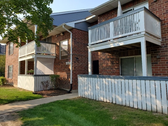 Property Photo:  2326 S Goebbert Road 1087  IL 60005 