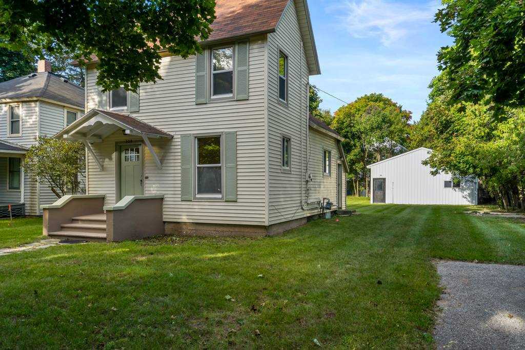 209 Nettleton  Charlevoix MI 49720 photo