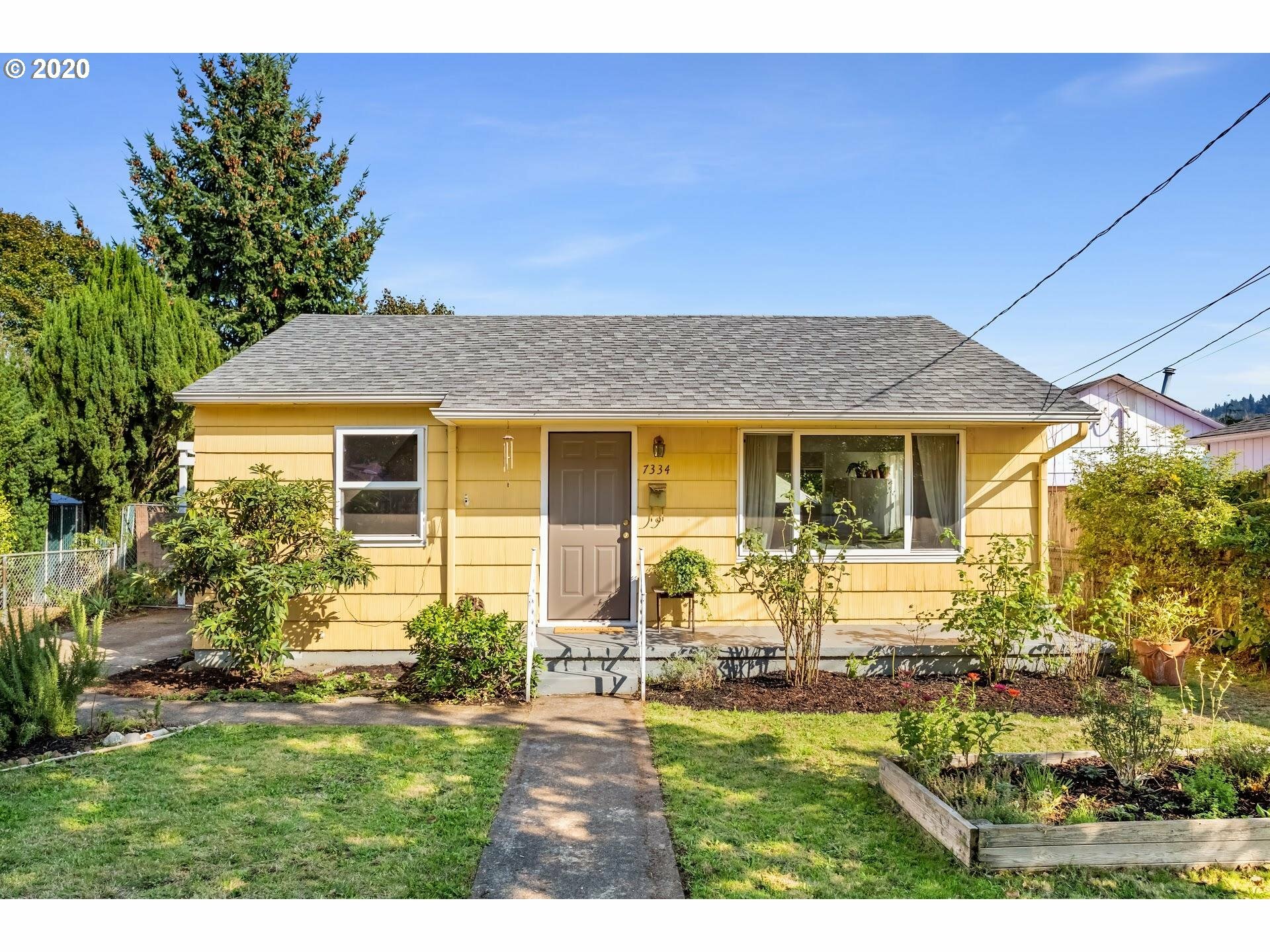 Property Photo: 7334 SE 85th Ave OR 97266