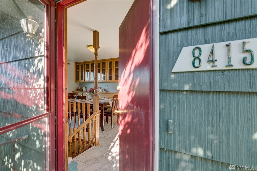 Property Photo:  8415 Cedarhome Dr  WA 98292 