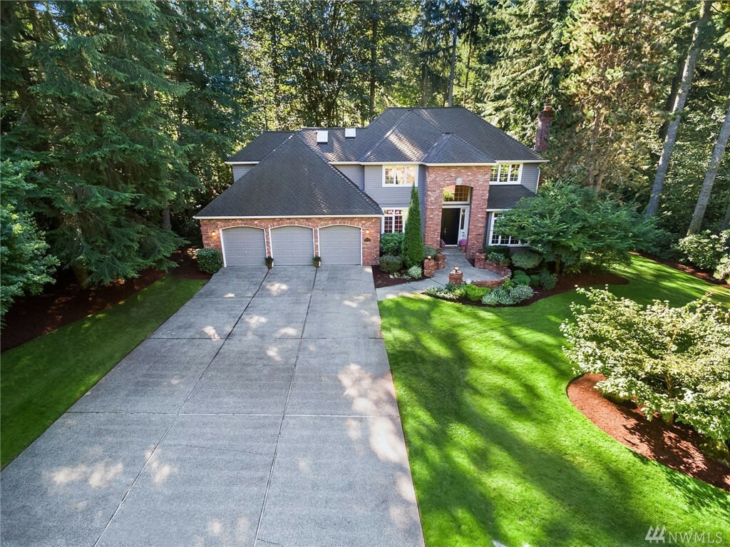 Property Photo:  21609 NE 87th Place  WA 98053 