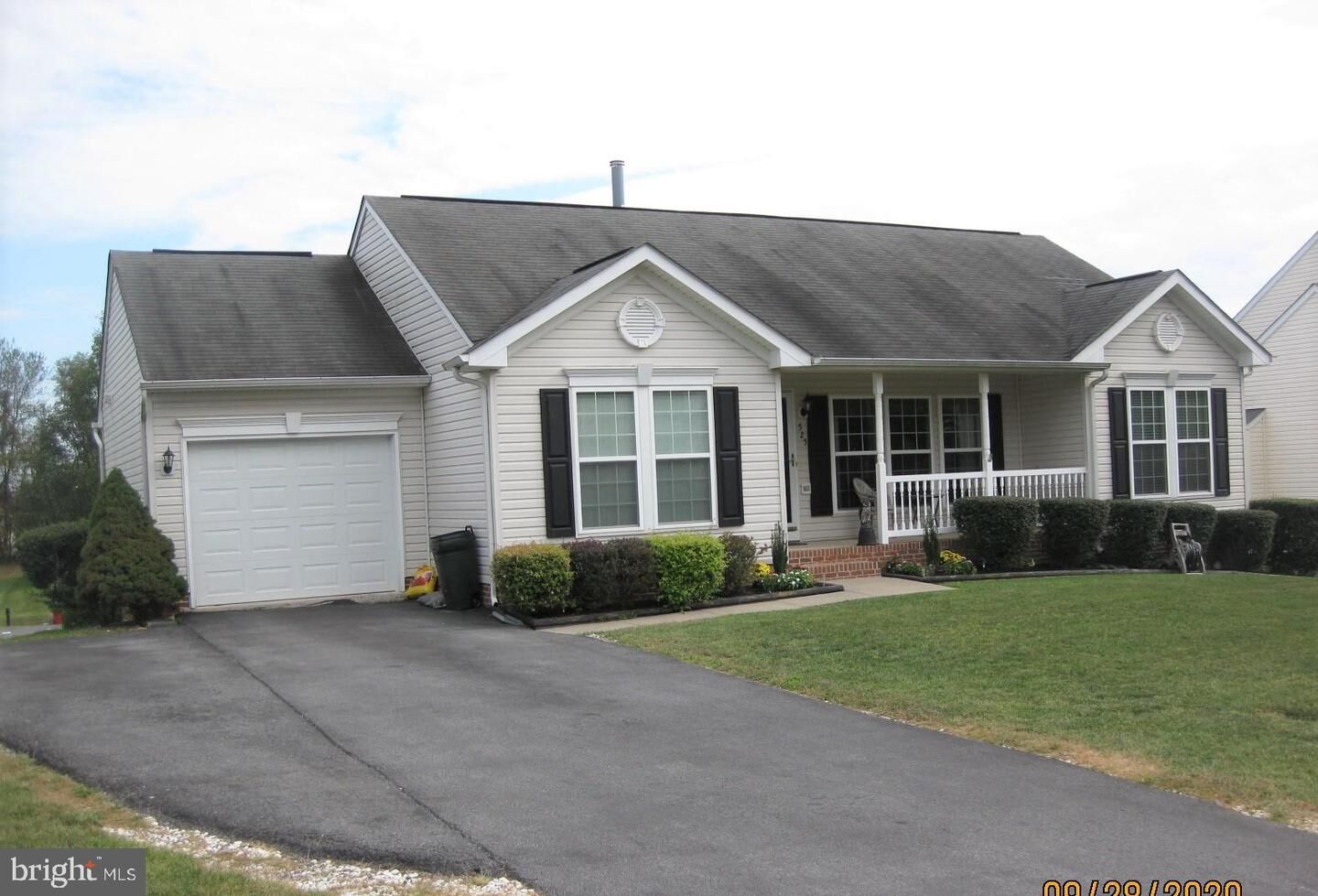 Property Photo:  525 Larkspur Lane  WV 25403 