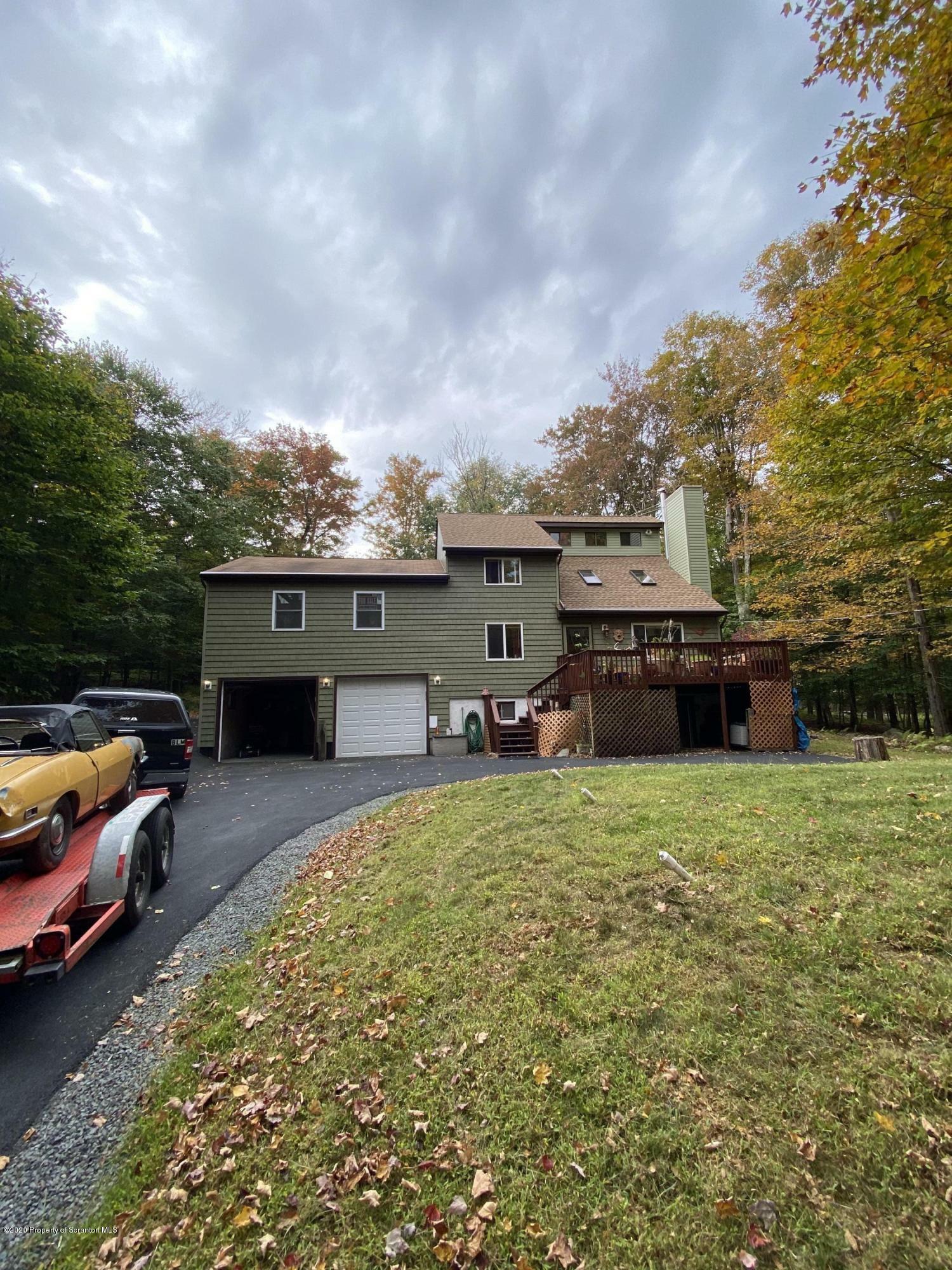 Property Photo:  1105 Alder Drive  PA 18445 