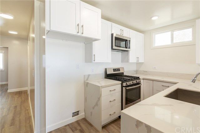 Property Photo:  1836 The Strand B  CA 90254 