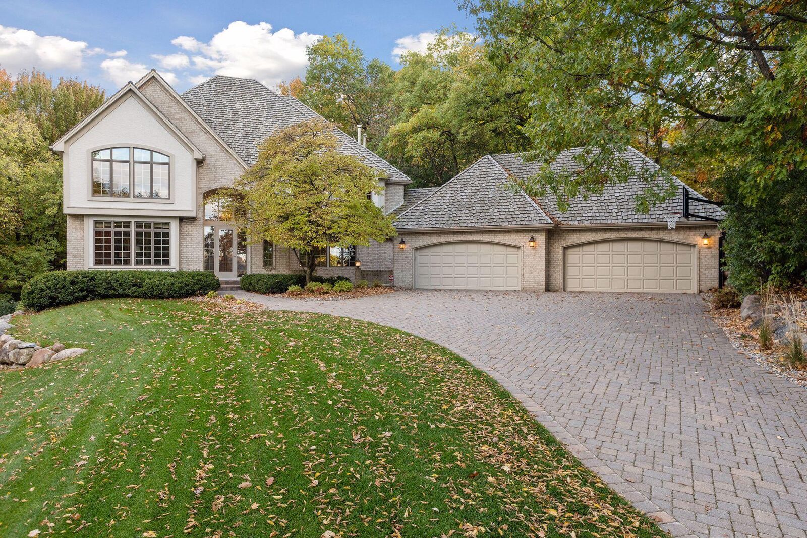 Property Photo:  5575 Bristol Lane  MN 55343 