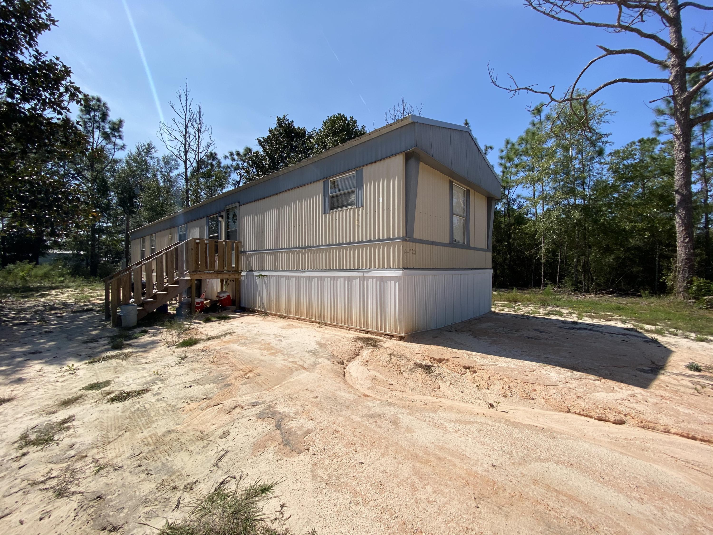 Property Photo: 165 Rembrandt Circle FL 32433