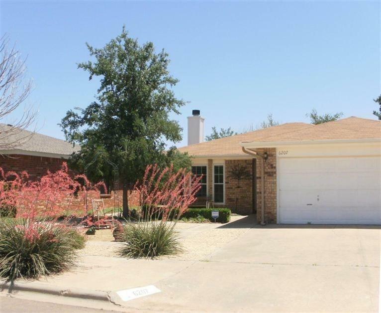 Property Photo:  6207 13th Street  TX 79416 