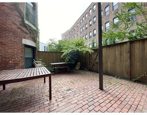 Property Photo:  108 Gainsborough St 006W  MA 02115 