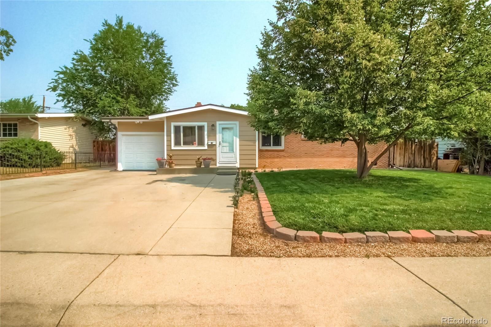 Property Photo: 2633 Meadowbrook Drive CO 80221