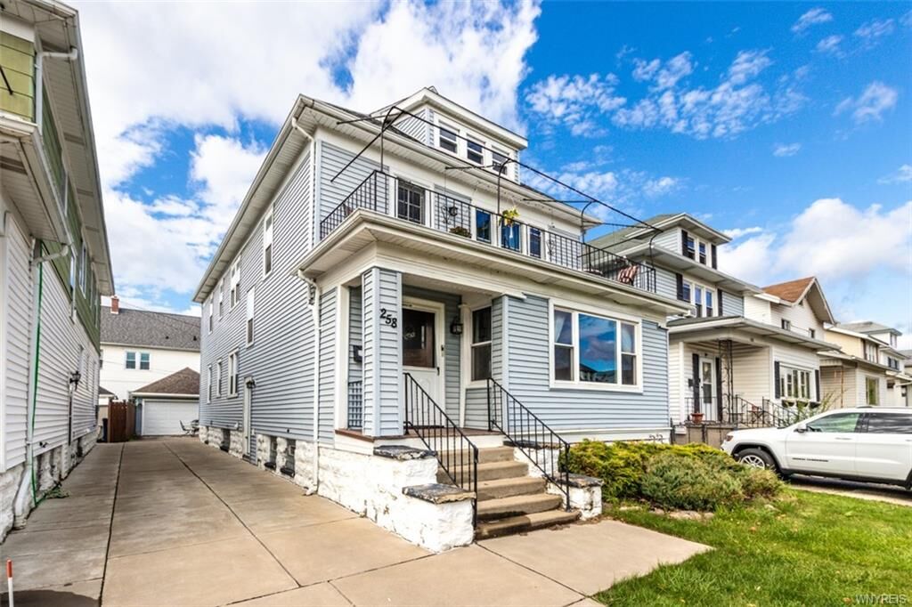 Property Photo: 258 N Park Avenue NY 14216