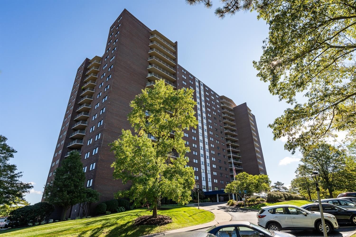 Property Photo: 5300 Hamilton Ave 1009 OH 45224