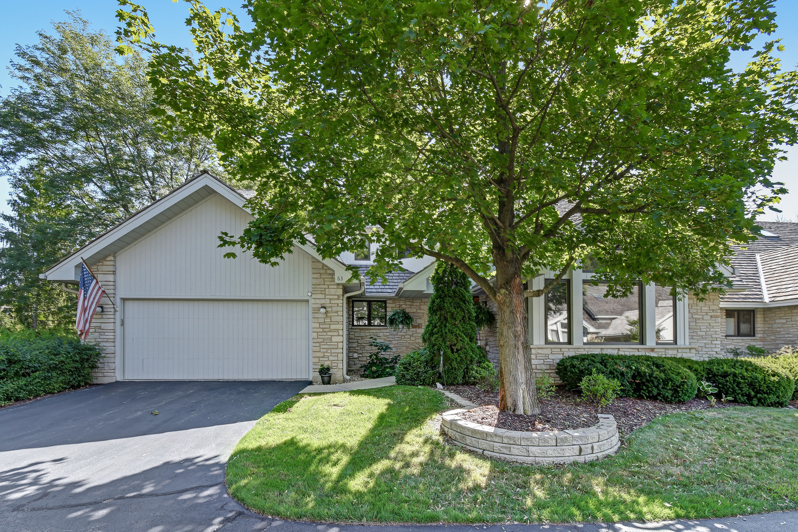 Property Photo: 63 Malibu Court 63 IL 60527