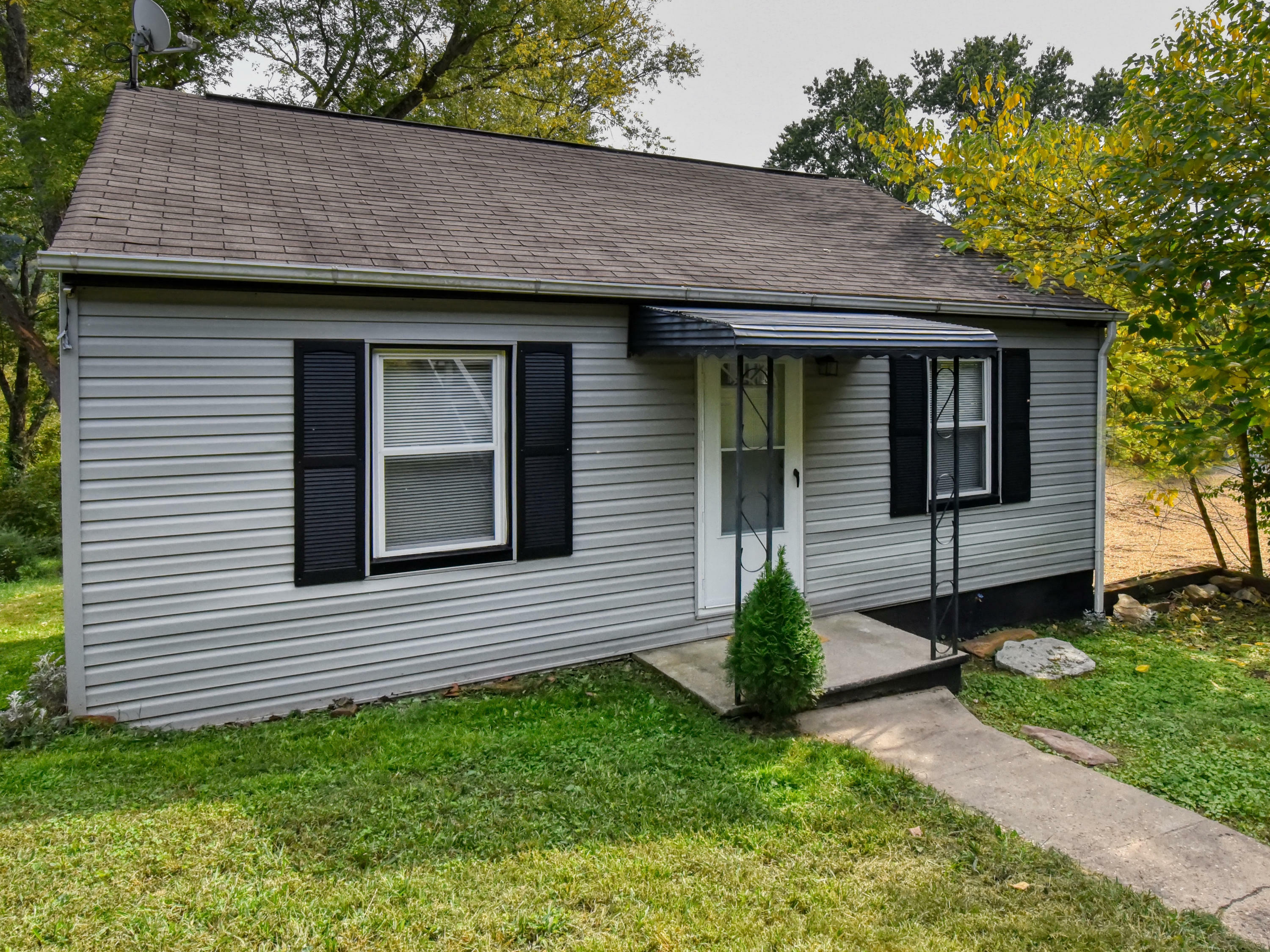 Property Photo:  2814 Greenway Drive  TN 37918 