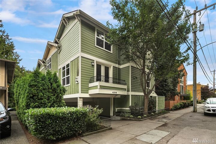 4316 36th Ave W A  Seattle WA 98199 photo