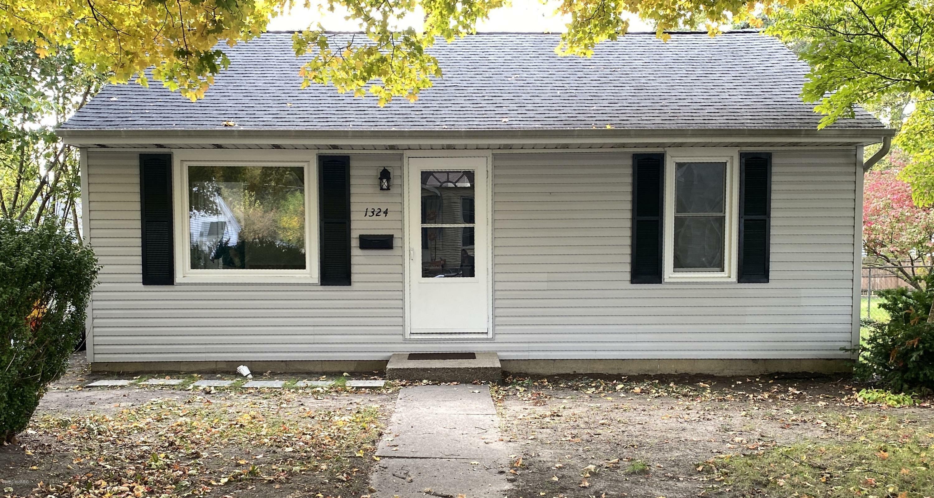 Property Photo:  1324 Sheffield Avenue  MI 49120 