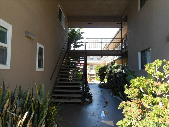 Property Photo:  1023 E 1st Street 25  CA 90802 