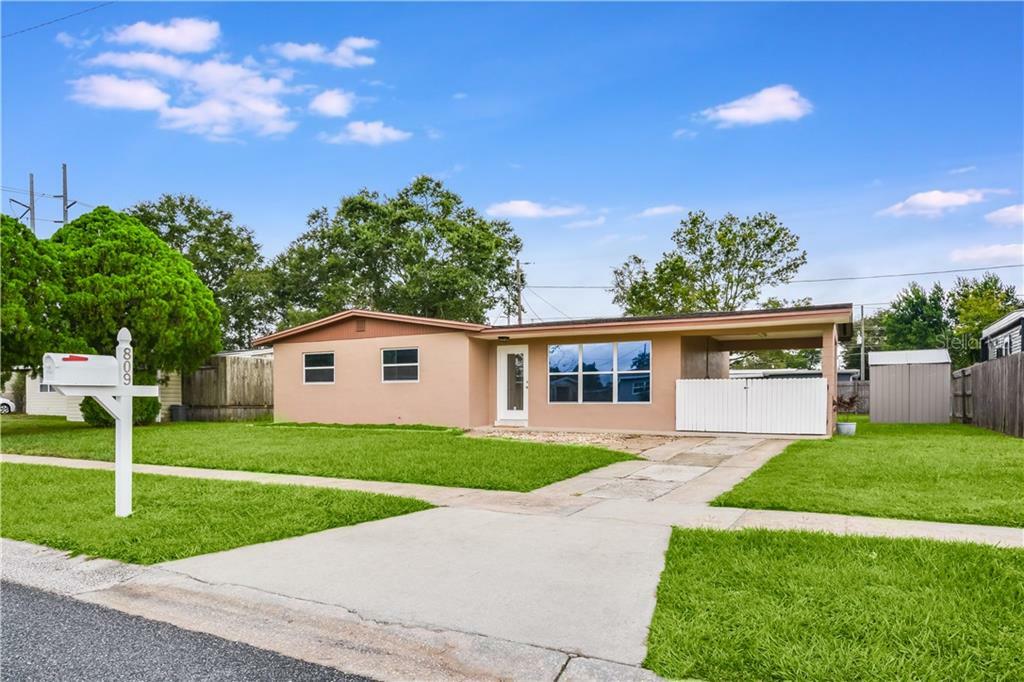 Property Photo: 809 Coldwater Drive FL 32707