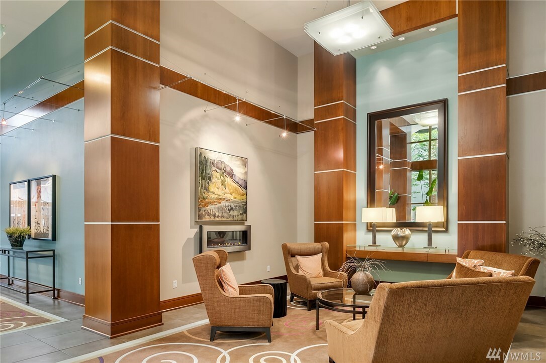 Property Photo: 211 Kirkland Ave 501 WA 98033