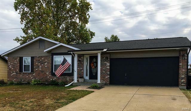 Property Photo:  18 West Sunny Wood Court   63376 