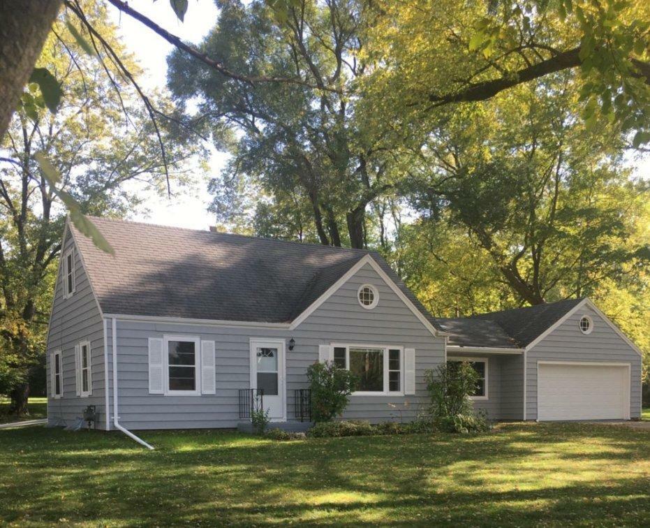 Property Photo:  3220 Burlawn Pkwy  WI 53005 