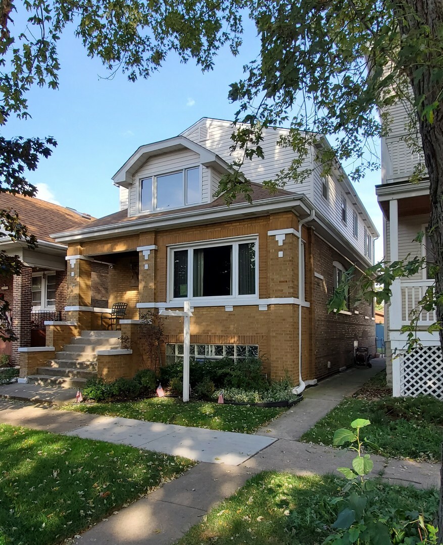 Property Photo:  2517 Elmwood Avenue  IL 60402 