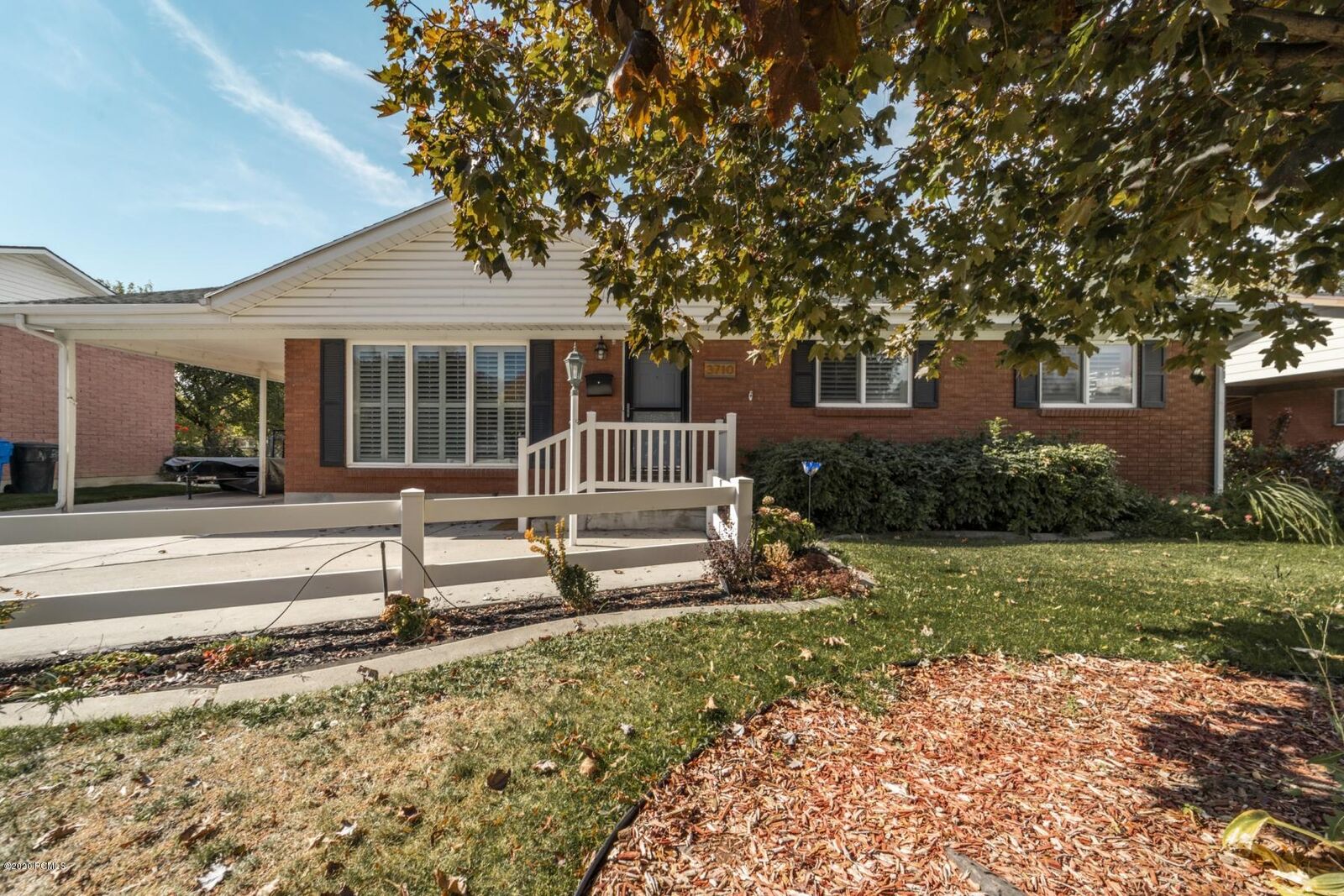 Property Photo:  3710 S 580 East  UT 84106 