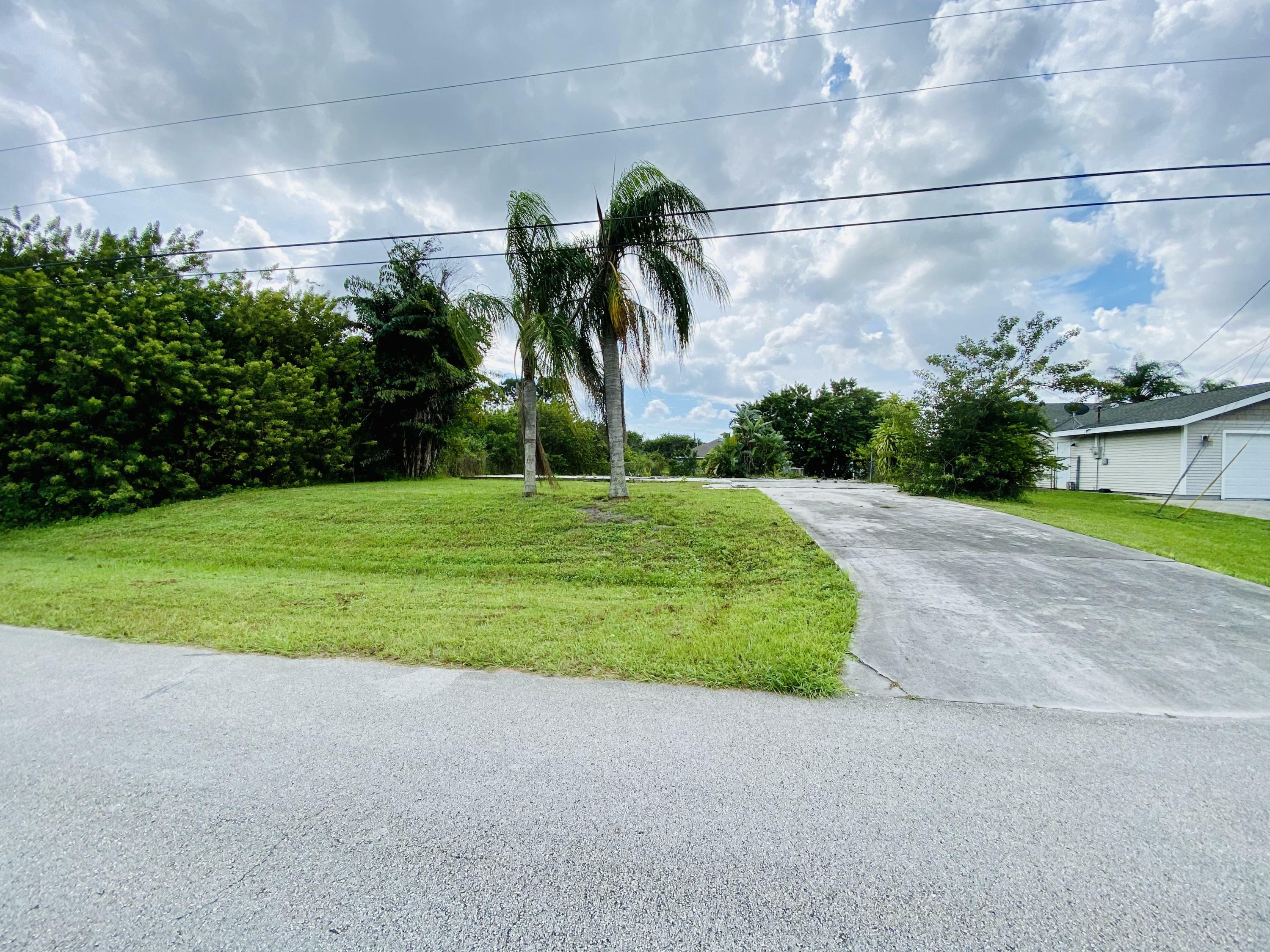 Property Photo:  428 SW Crawfish Drive  FL 34953 