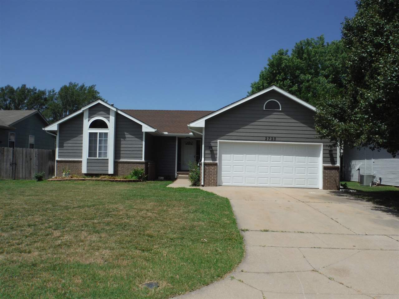 Property Photo: 2725 S Lori KS 67210