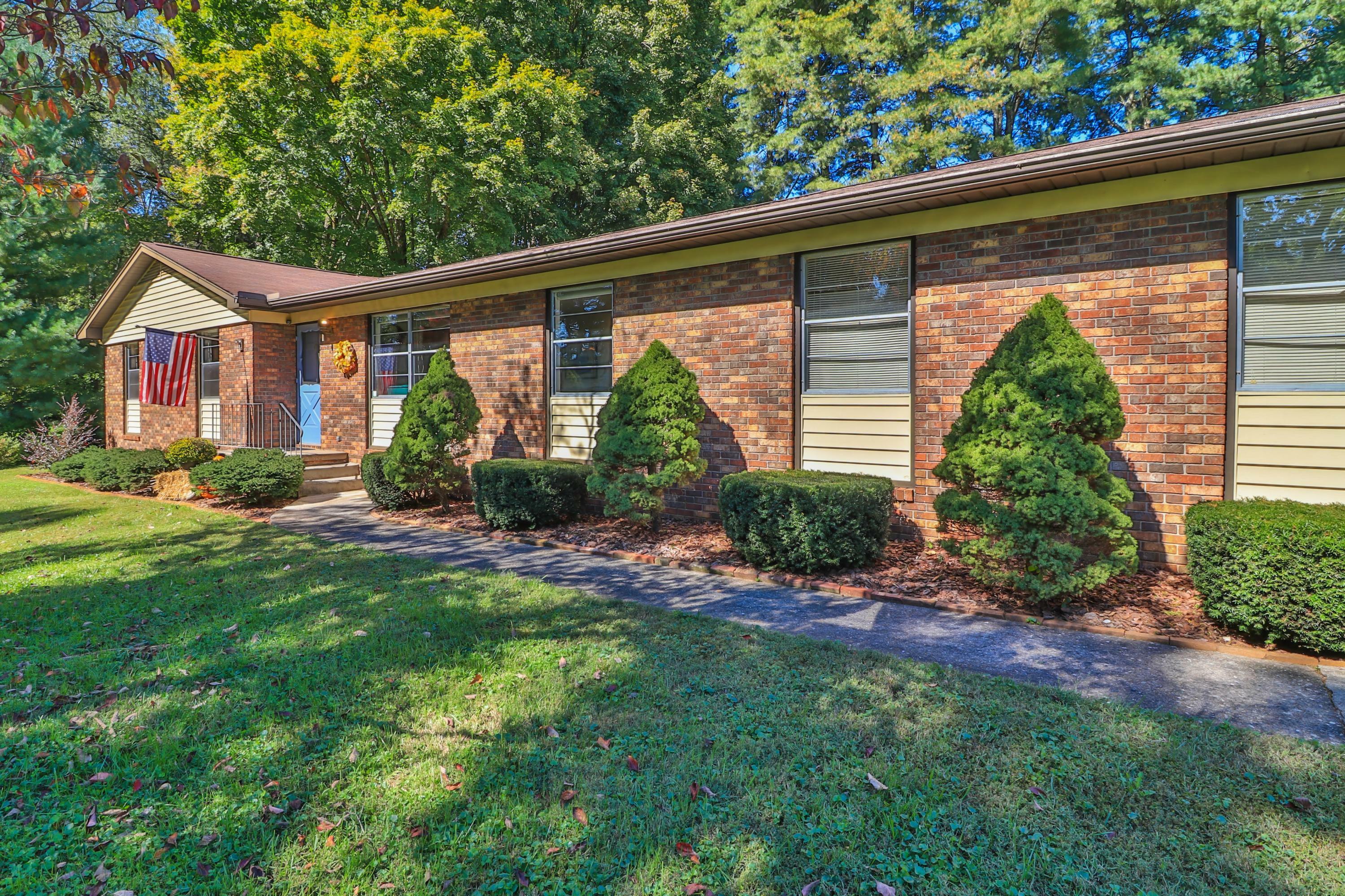 Property Photo: 712 Walker Springs Rd TN 37923