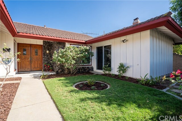 Property Photo:  419 Hillcrest Avenue  CA 92870 