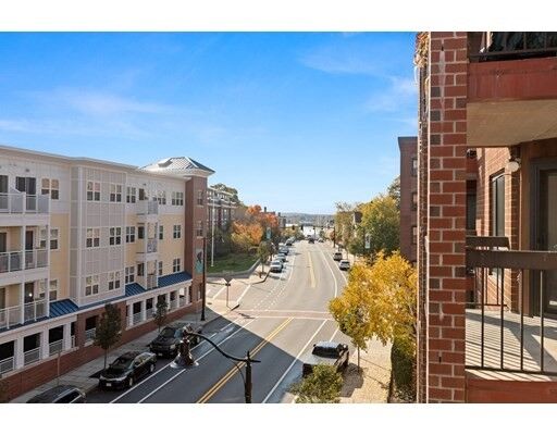 Property Photo:  60 Rantoul Street 401N  MA 01915 