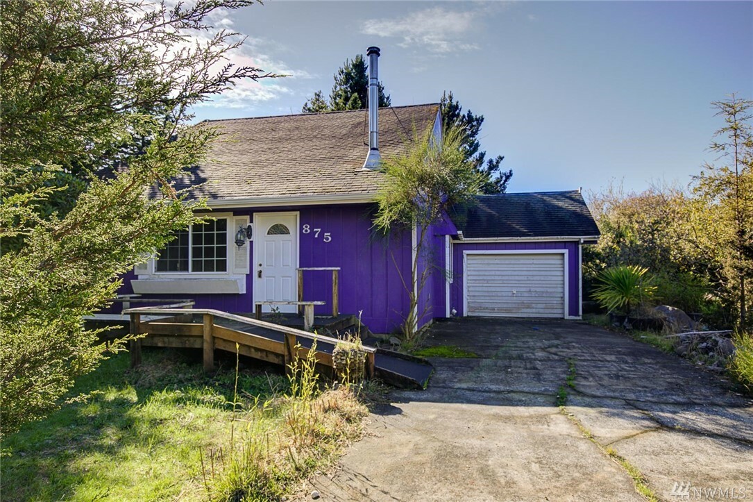 Property Photo:  875 Albion Ave SE  WA 98569 