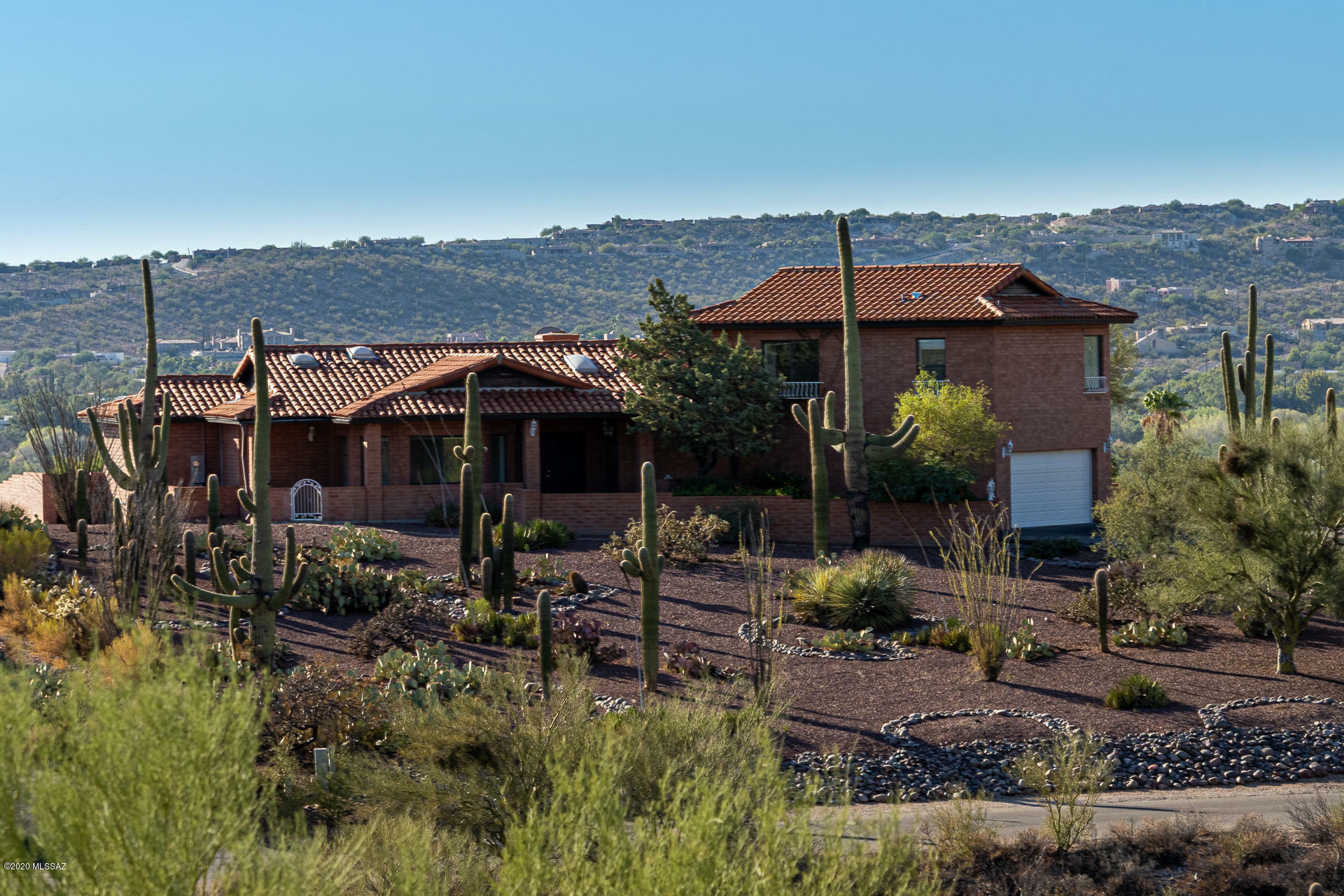 Property Photo:  3871 N Va De Cordoba  AZ 85749 